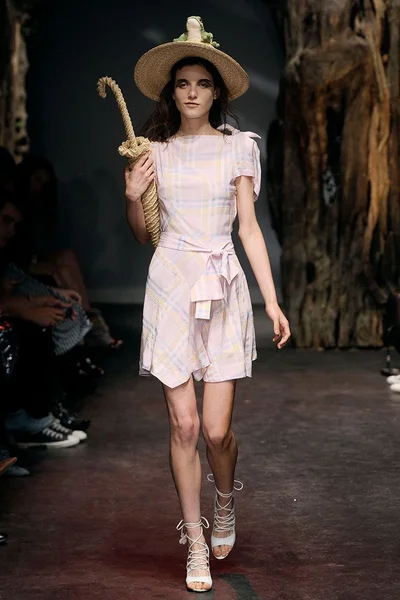 Look 1